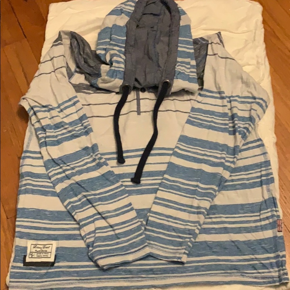 Young men’s lightweight hooded l/s shirt Size S